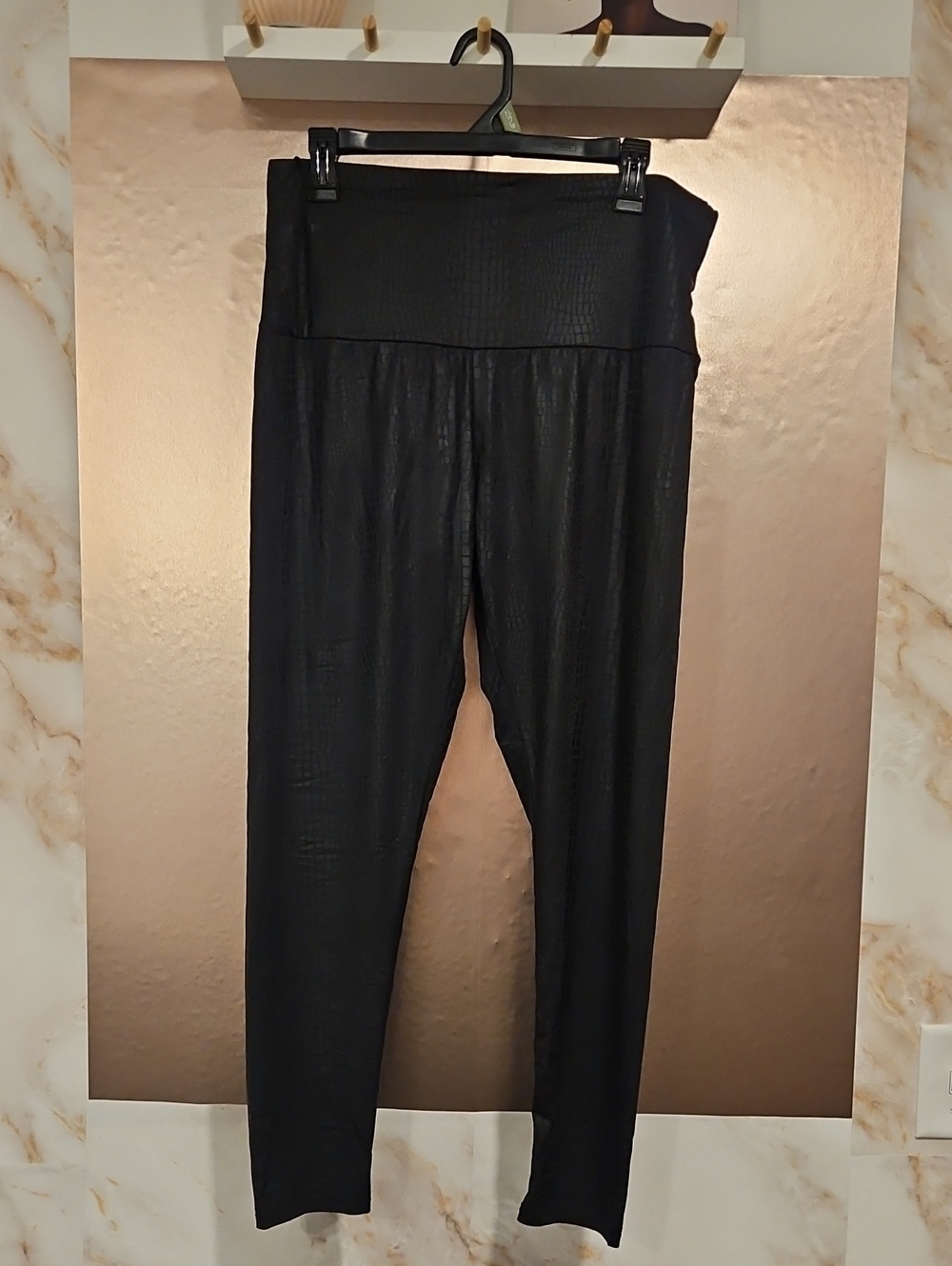SHEIN Black High-Rise Textured Snakeskin Leggings
